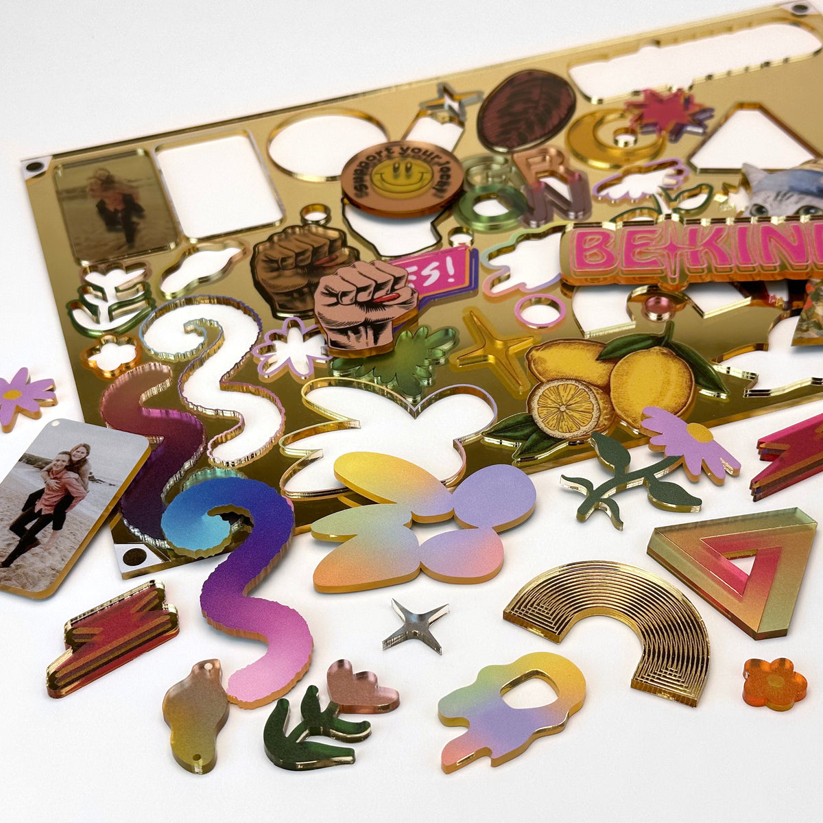 Mirror Gold Acrylic with laser cutting & printing - 600x400mm