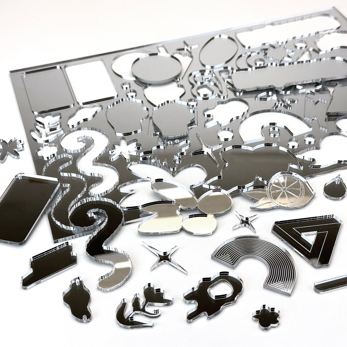 Mirror Silver Acrylic with laser cutting only - 600x400mm